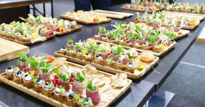 Cocktail mixte sur planche